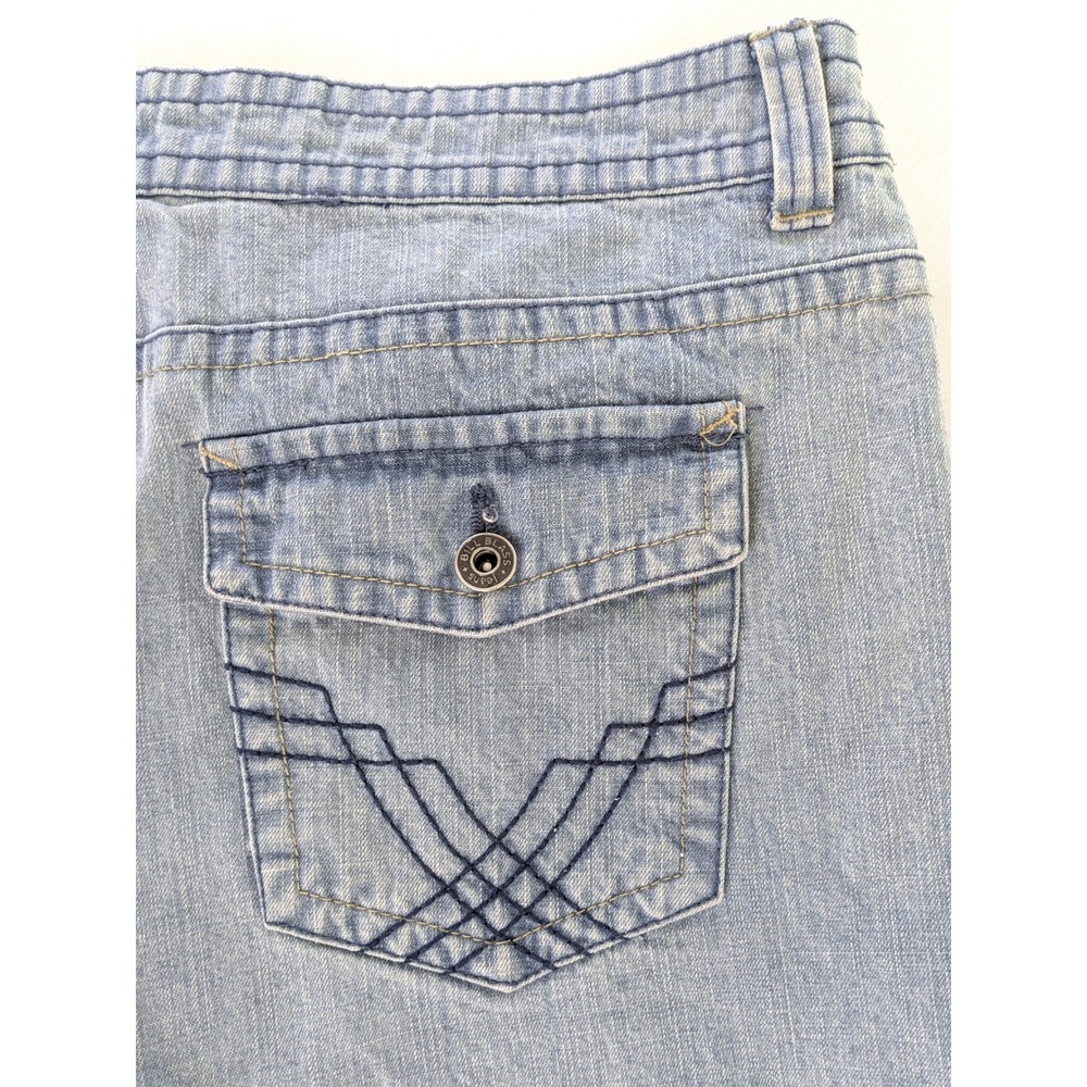 Bill Blass Jeans Womens 12 Light Wash Denim Capris Embroidered Cropped Pants